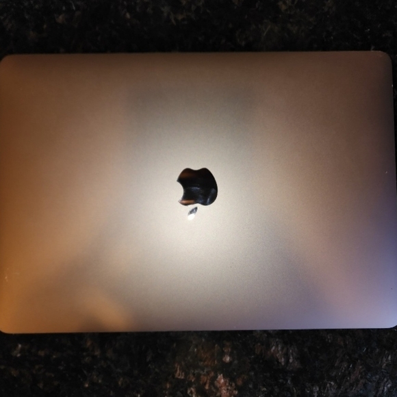 2018 MacBook Air - Picture 5 of 5